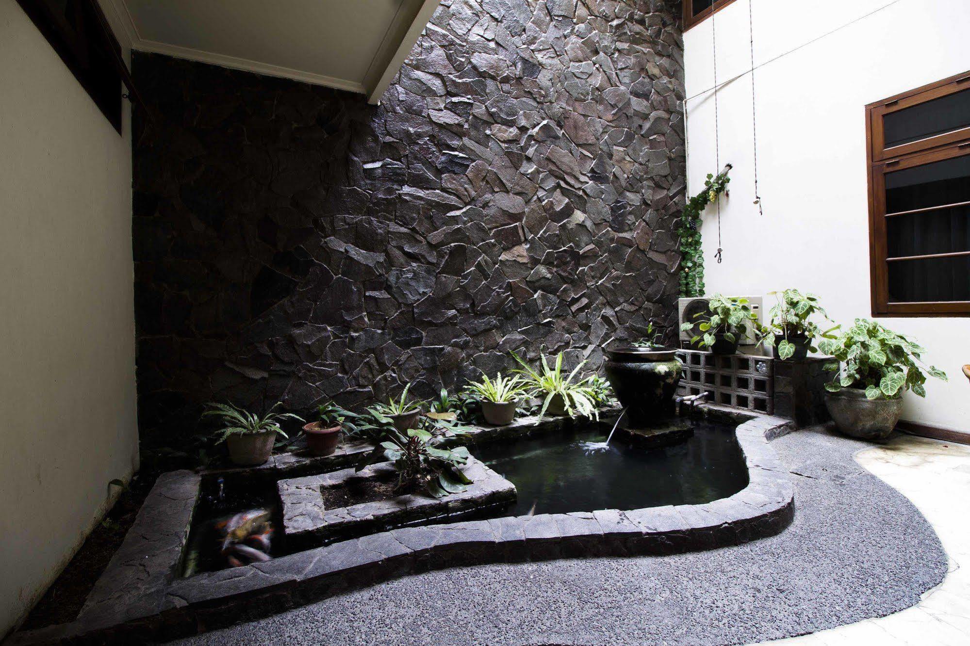 Reddoorz @ Dago Hotel Bandung Exterior photo