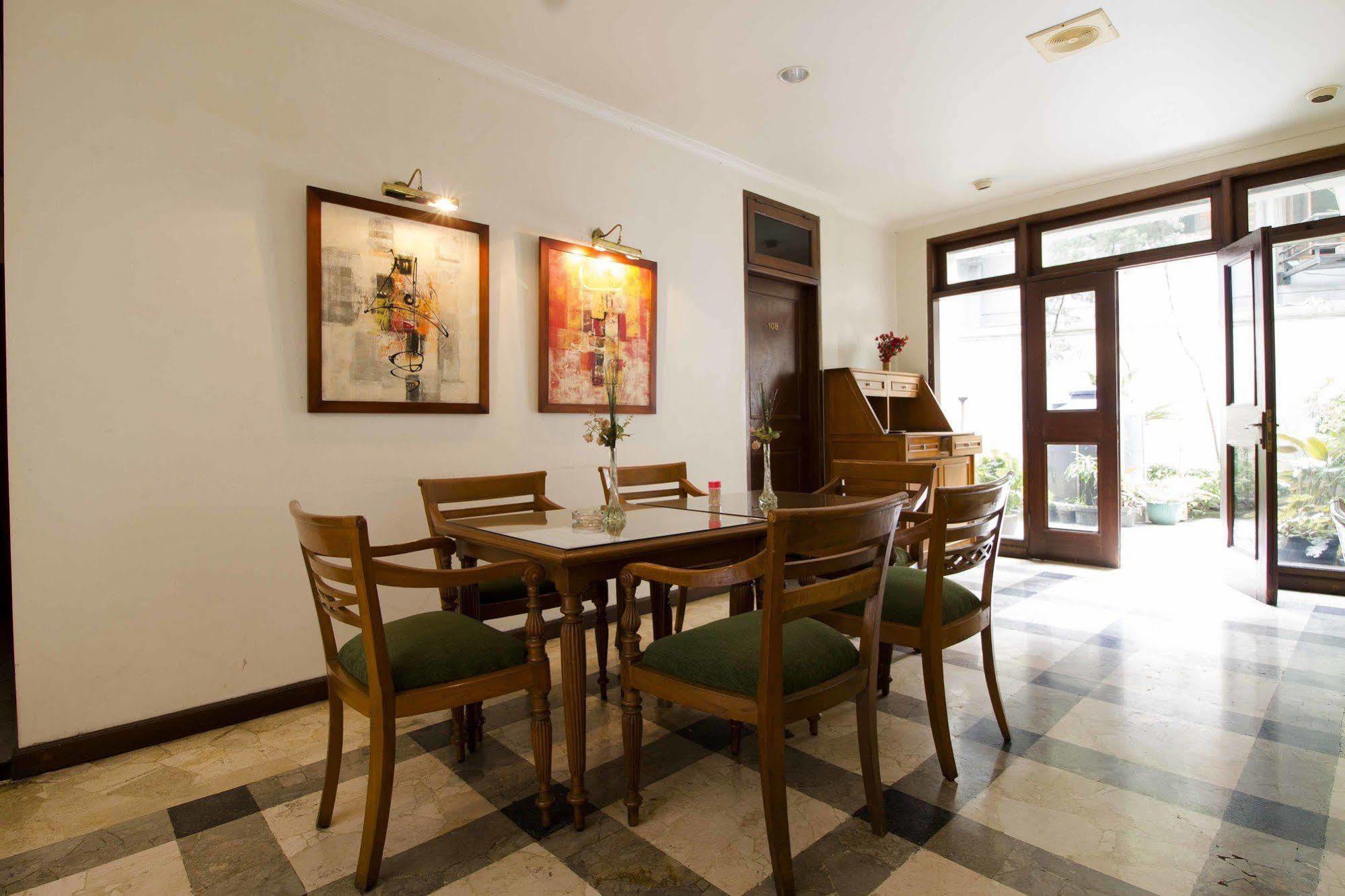 Reddoorz @ Dago Hotel Bandung Exterior photo