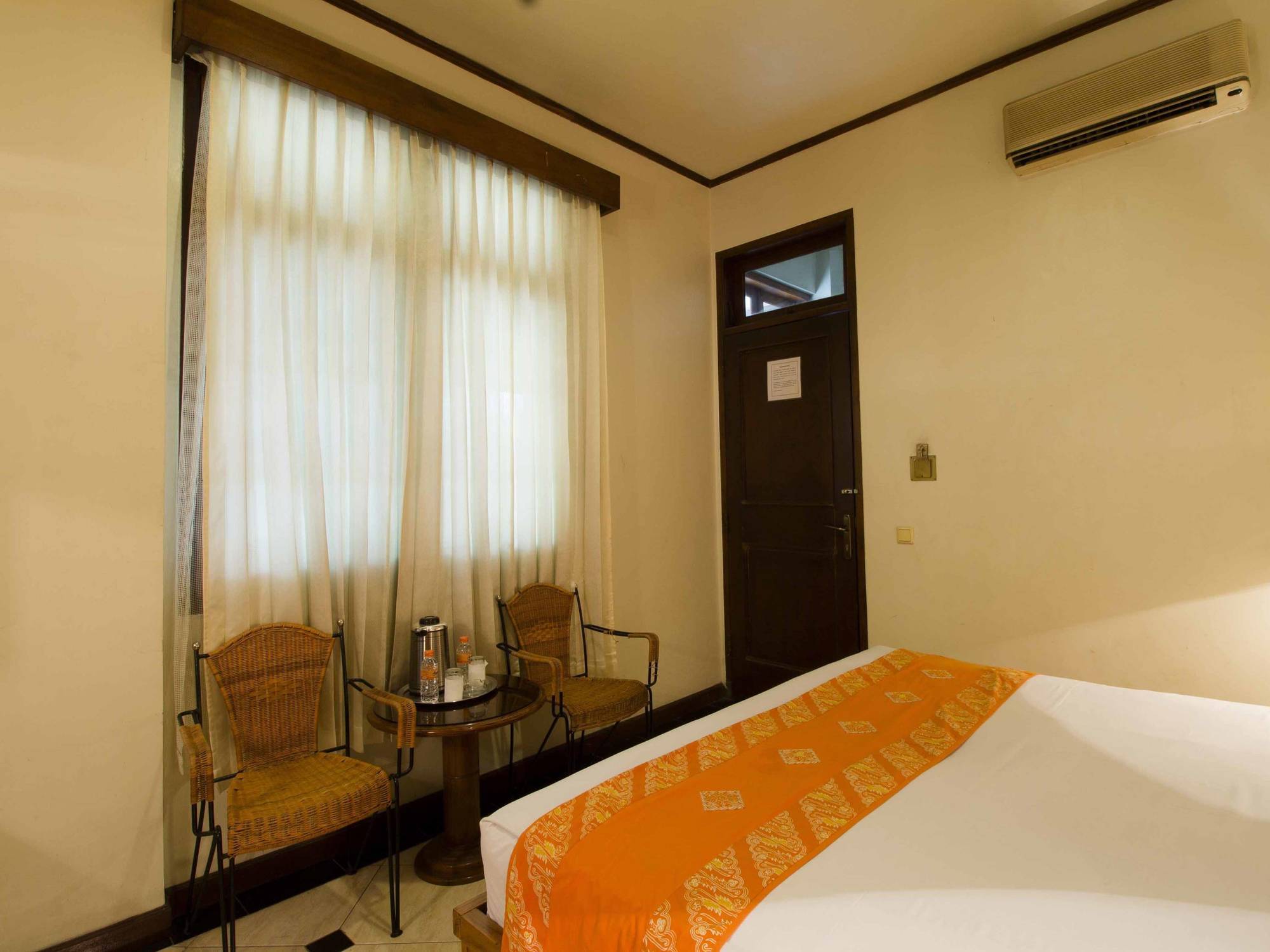Reddoorz @ Dago Hotel Bandung Exterior photo